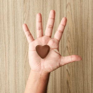 Chocolade hartjes in doos