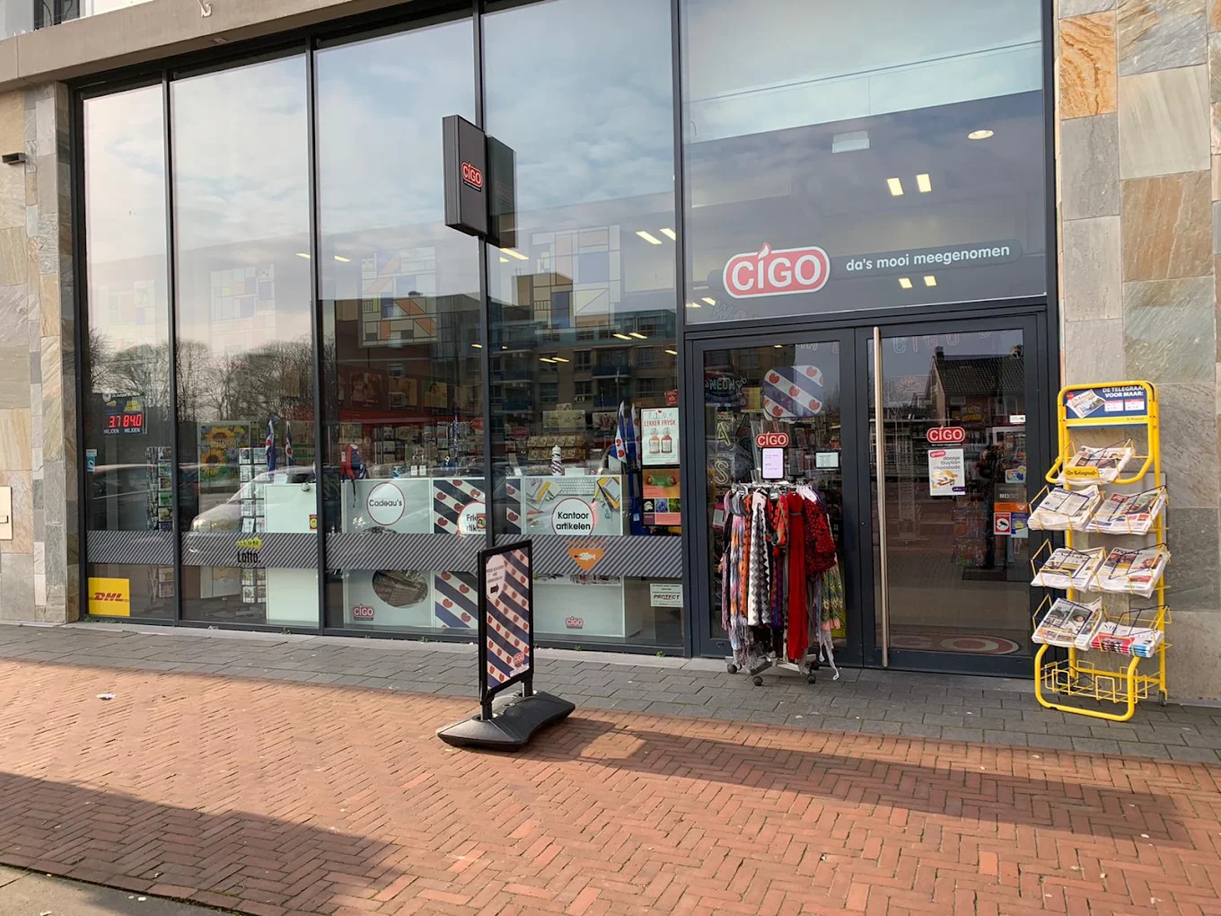 Drachten 12 Cigo Debets voorkant winkel Drukkerij in